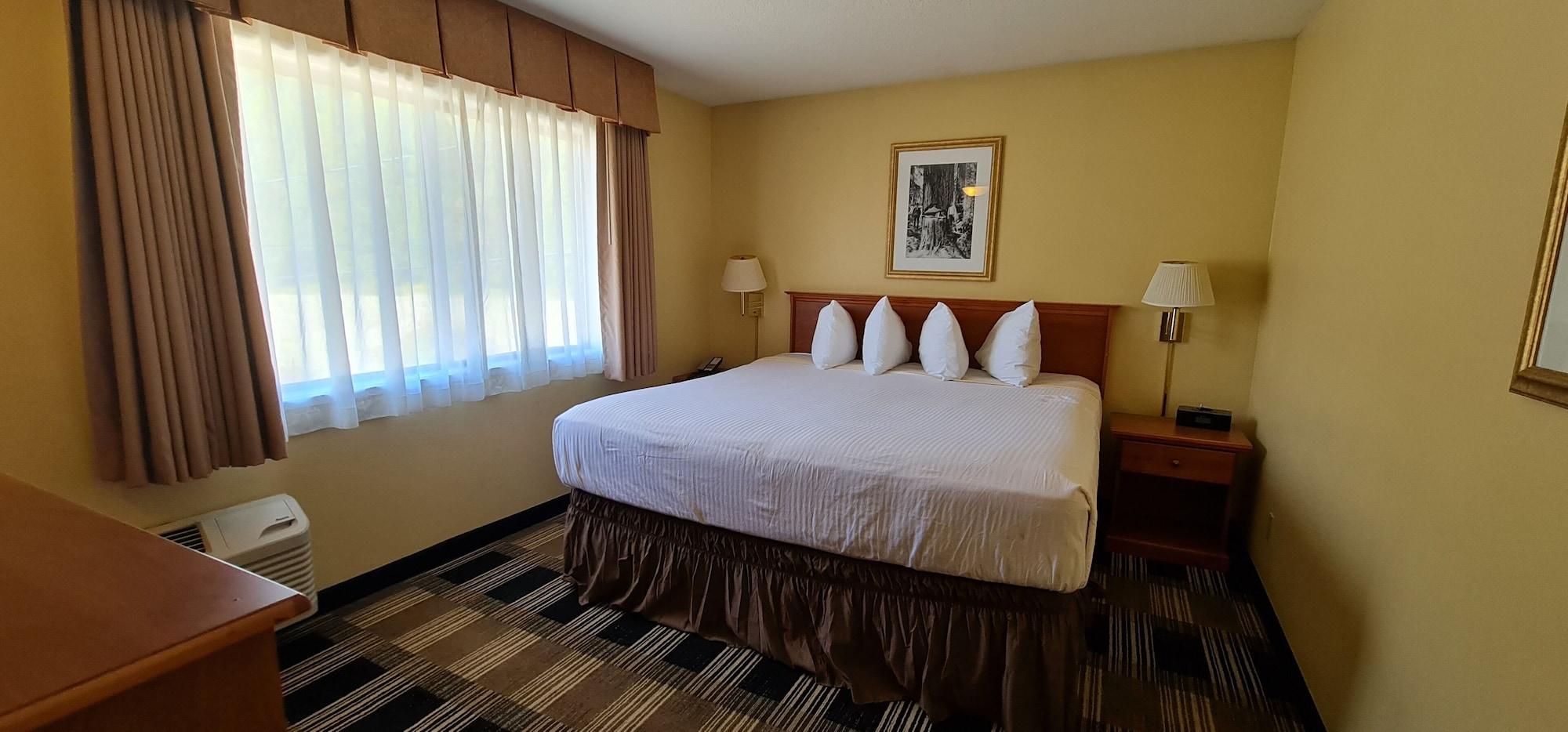 Oakridge Inn & Suites 외부 사진