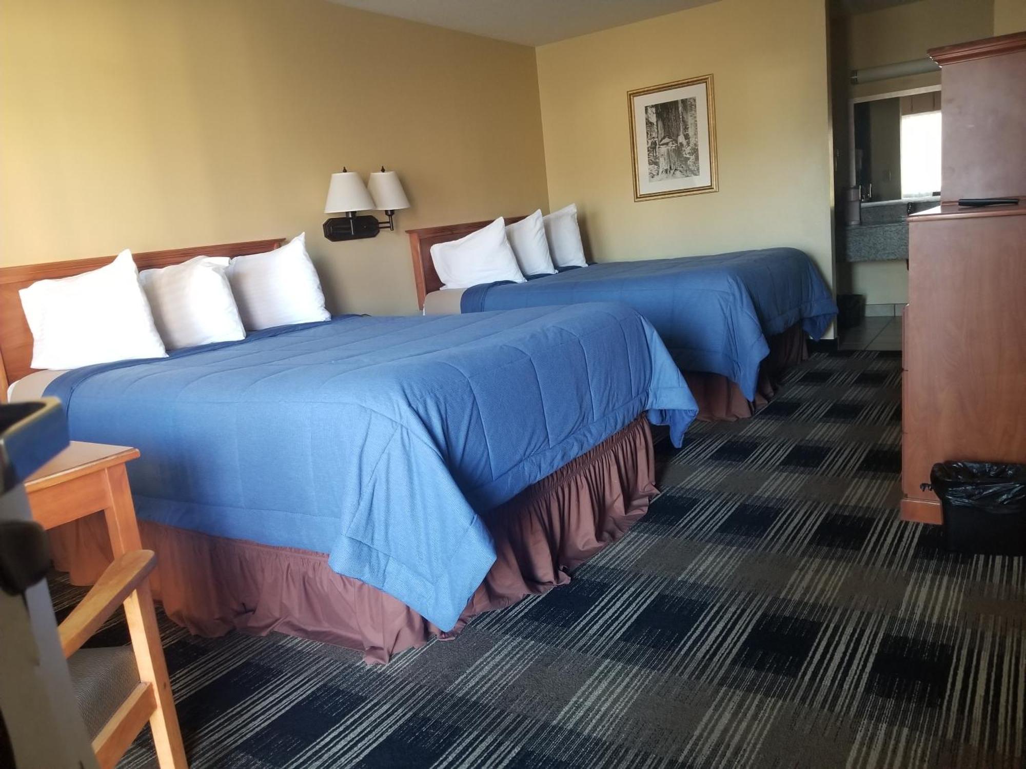 Oakridge Inn & Suites 외부 사진