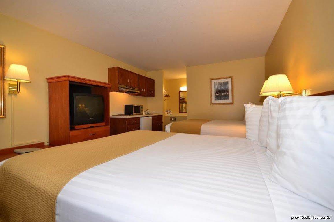 Oakridge Inn & Suites 객실 사진
