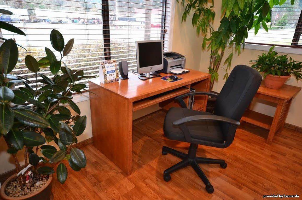Oakridge Inn & Suites 시설 사진