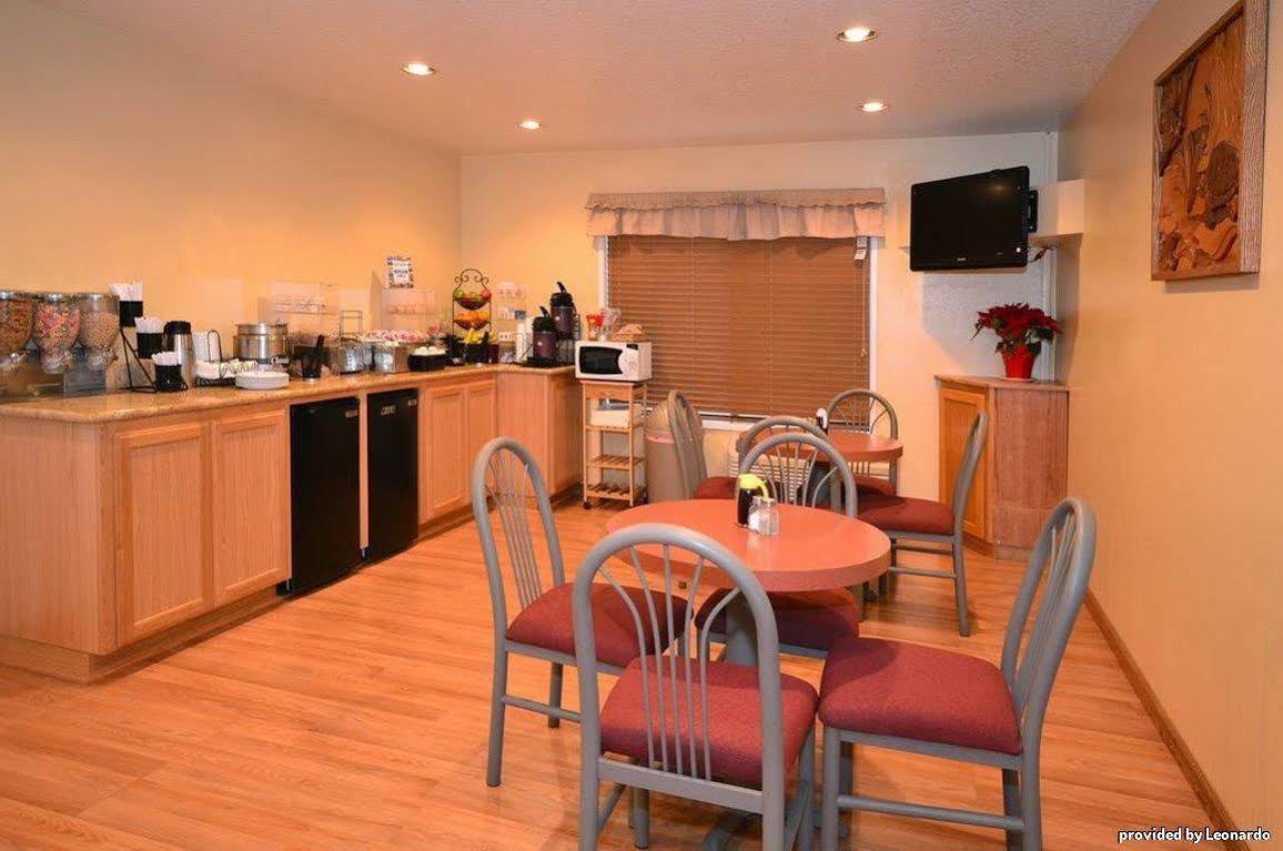 Oakridge Inn & Suites 레스토랑 사진